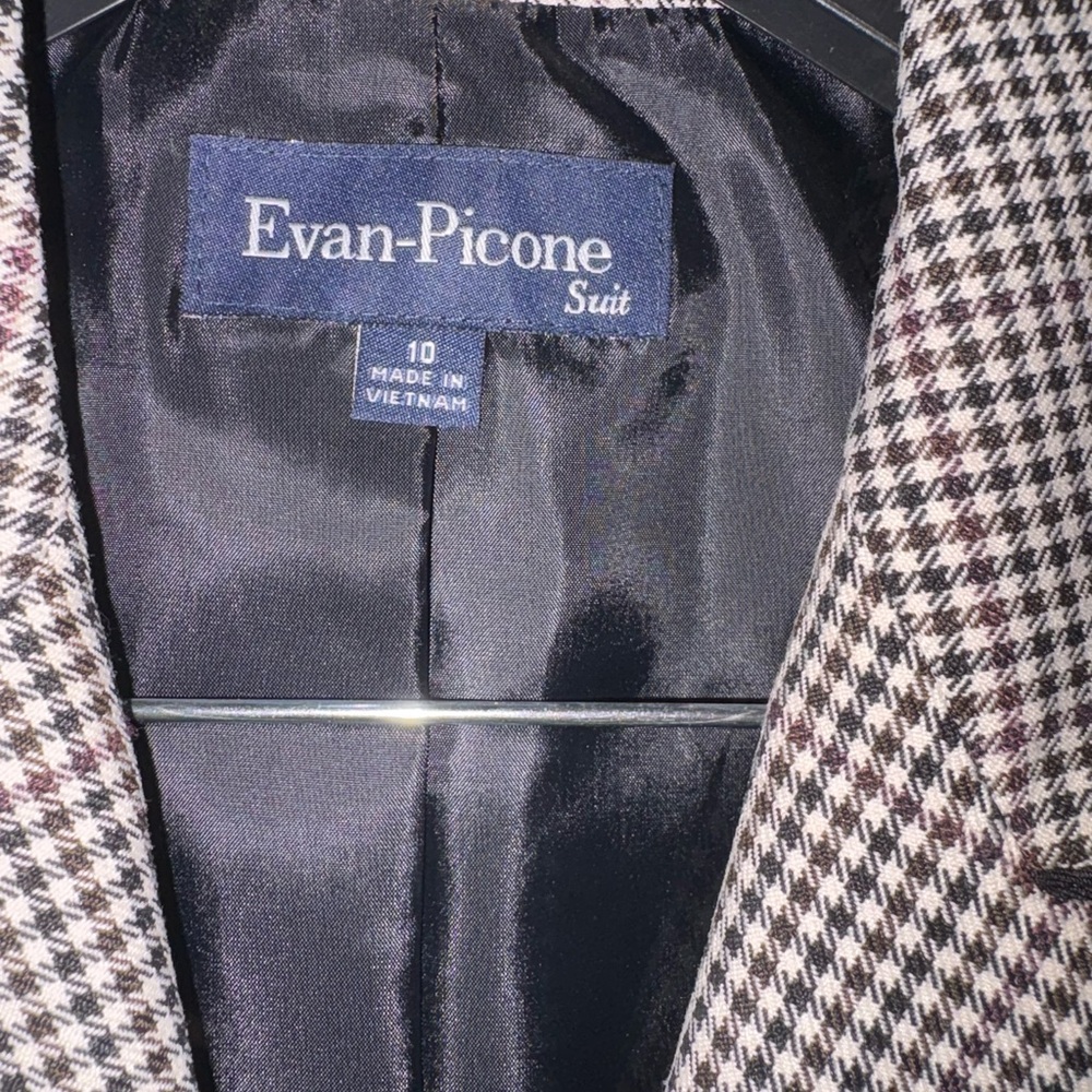 Evan Picone Houndstooth Blazer in Black and White with a hint of Burgandy - Picture 3 of 4